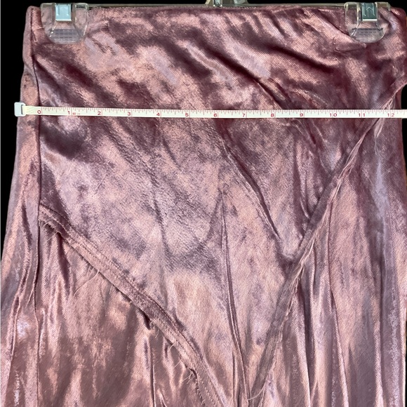 Free People Serious Swagger lavender
Solid Velvet Bias Cut Midi Skirt...XS - Picture 6 of 6